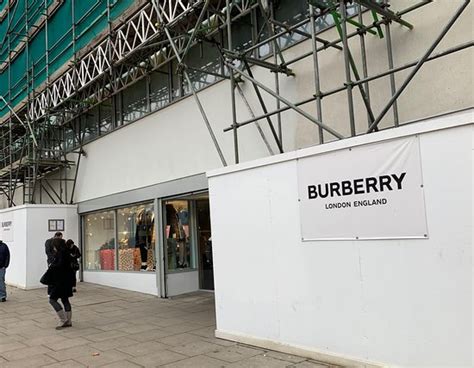 burberry fashion outlet london|burberry factory shop london.